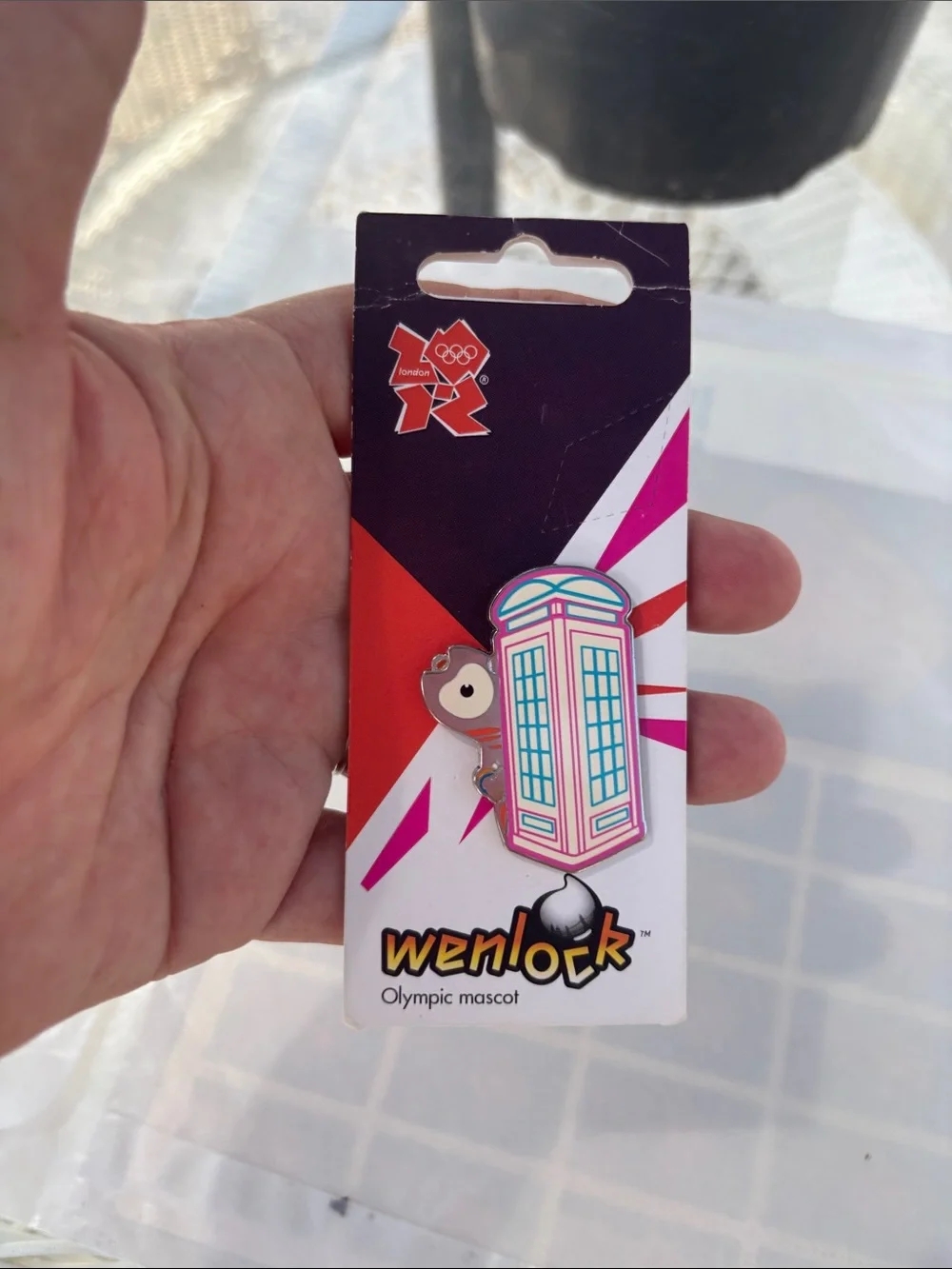 Wenlock Pink Phone Booth Enamel Pin - Olympic Mascot